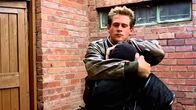 American Fighter – Joe Armstrong (Michael Dudikoff) muss eine Entscheidung fällen: Nach einer Amnesie soll er ins Gefängnis – oder zur Army. Er wählt das Soldatenleben und kommt auf die Philippinen. Auch hier erweist sich sein Weg als holprig. Bei seinem Auftrag, die Tochter des Colonels zu bewachen, kommt es zum Kampf mit schwarzen Ninjas. Mit schweren Folgen...