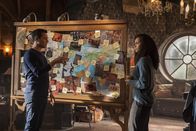 Charmed – L-R: Harry Greenwood (Rupert Evans) und Macy Vaughn (Madeleine Mantock)
