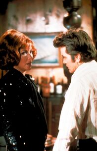 Columbo – Vera Miles (Viveca Scott), Martin Sheen (Karl Lessing).