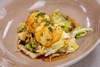 Silvia kocht – „Grammelknödel mit Spitzkraut“ von Werner Tschiedel.