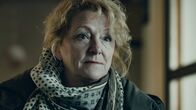 Arctic Circle - Der unsichtbare Tod – Elina Kautsalo (Susanna Haavisto) macht sich große Sorgen um ihre Tochter Marita.