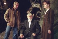 Tatort – (v.li.) Harald Krassnitzer (Moritz Eisner), Dietmar Schönherr (Alois Egger), Sophie Rois (Roxane).