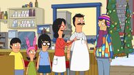 Bob's Burgers – Onkel Ernie ist verstorben und vererbt Bob einen Lagerraum. Bob (2.v.r.), Linda (3.v.r.), Louise (2.v.l.), Gene (l.) und Tina (3.v.l.) hoffen auf ganz besondere Schätze - doch sie finden dort nur Chet, der im Lager wohnt. Linda überredet Bob, ihn ins Restaurant einzuladen ...