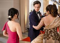 Katy Keene – (v.l.n.r.) Katy Keene (Lucy Hale); Guy LaMontagne (Luke Cook); Casey Wilson