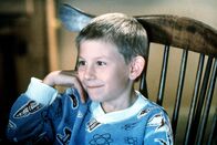 Malcolm mittendrin – Dewey (Erik Per Sullivan) ist begeistert von Horrorfilmen.