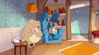Wolf – Voller Eifer macht sich Wolf ans Strick-Werk.
