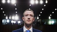 Mark Zuckerberg - Tech-Genie auf Trump-Kurs – Mark Zuckerberg will ursprünglich Menschen zusammenbringen. Inzwischen hat er ein digitales Monster geschaffen, dessen Auswüchse kaum kontrollierbar scheinen.
