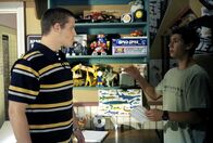 Malcolm mittendrin – Reese (Justin Berfield, re.) bekommt gleich Ärger mit einem Jungen (Jonny Acker) von der High School, und er weiß auch warum.