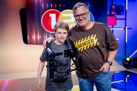 1, 2 oder 3 – Heute hat Kamerakind Linus (l.) Elton (r.) und das Aufnahmeteam im Studio unterstützt.