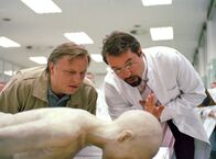 Tatort – Ein fast perfekter Mord: Bei der professionell präparierten Leiche auf dem Seziertisch handelt es sich um eine ehemalige Kollegin von Rechtsmediziner Prof. Karl-Friedrich Boerne (Jan Josef Liefers, re) vom Anatomischen Institut. Kommissar Frank Thiel (Axel Prahl) ermittelt.