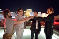 Hangover – Erleben das Abenteuer ihres Lebens: Doug (Justin Bartha, 2.v.r.), Phil (Bradley Cooper, r.), Stu (Ed Helms, 2.v.l.) und Alan (Zach Galifianakis, l.).