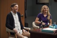 B Positive – Drew Dunbar (Thomas Middleditch, l.); Gina Dabrowski (Annaleigh Ashford, r.)