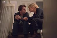 Ein Becken voller Männer – Bertrand (Mathieu Amalric), Claire (Marina Foïs)