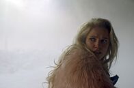 Kommissar Wisting – Die Bloggerin Linnea Kaupang (Thea Sofie Loch Næss) fühlt sich verfolgt.