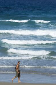 Long Weekend – Long Weekend (2008)