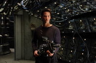 The Matrix Revolutions – Um die Menschheit zu retten, dringt Neo (Keanu Reeves) bis ins Herz der Maschinenstadt vor und stellt sich todesmutig dem Deus ex machina ...