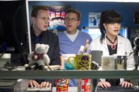 Navy CIS – Bei den Ermittlungen in einem neuen Fall: Abby (Pauley Perrette, r.), McGee (Sean Murray, l.) und Jimmy (Brian Dietzen, M.) ...