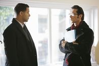 Castle – Bei den Ermittlungen stößt Javier Esposito (Jon Huertas, l.) auf Ungereimtheiten. Kann der Assistent Darius Langley (John Paul Pitoc, r.) Licht ins Dunkel bringen?