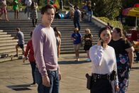 Renfield – l-r: Renfield (Nicholas Hoult), Rebecca Quincy (Awkwafina)