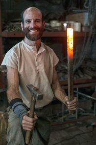 Magische Anden – Der Schmiedemeister Daniel Souto lebt in Merida, Venezuela. Seine Leidenschaft ist das Schmieden von Werkzeugen.