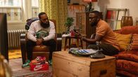 Woke – Clovis (T. Murph, l.) und Keef Knight (Lamorne Morris, r.)