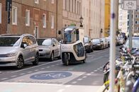 planet e. – Ob Lieferservice, Fahrradkurier oder Handwerker – für jeden Einsatzzweck und jedes Transportgut gibt es das passende Lastenfahrrad. Damit hat man nun ein umweltfreundliches Transportmittel für den immer grüner werdenden Innenstadtverkehr. Autofreie Straßen können mit den Lastenfahrrädern problemlos befahren und durch die hohen Zuladungen auch genügend Waren auf einmal transportiert werden.