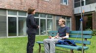 SOKO Wismar – Der Täter muss von der Radtour der beiden Männer gewusst haben. Jonas (Matthias Lier, r.) ist sich sicher, dass Kilian die Route im Internet gepostet hat. Ist ihm das später zum Verhängnis geworden? Katrin Börensen (Claudia Schmutzler) ermittelt.