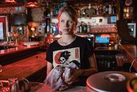 SOKO Hamburg – Jule Steiner (Anna Bachmann) kann sich nicht an den Toten und seine Begleitung erinnern.