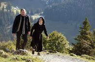 Um Himmels Willen – Kann Schwester Hanna (Janina Hartwig, r.) Stefan Reichardt (Martin Lindow, l.) davon überzeugen, seiner kranken Tochter Nele wieder mehr zu vertrauen?
