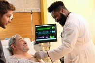 Atlanta Medical – (v.l.n.r.) Dr. Conrad Hawkins (Matt Czuchry); Simon Ortiz (Dan Lauria); Dr. AJ Austin (Malcom-Jamal Warner)