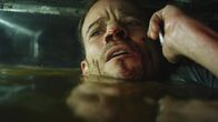 Brake - Ausgeliefert – Eingeengt in diesem fahrenden sargähnlichen Plastikkiste bleibt Secret-Service-Agent Jeremy Reins (Stephen Dorff) nicht viel Zeit, ein düsteres Komplott zu verhindern: Die Zeit läuft unaufhaltsam runter und der Sauerstoff wird knapp...