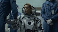 Infiniti – Anna (Céline Sallette) hat endlich das "Go" für die Rettungsmission. Auf sich allein gestellt, fliegt Anna ins Unbekannte. Sie ist die letzte Hoffnung für die Crew der ISS, denn der bleibt nicht mehr viel Zeit.
