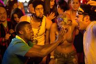 Die Trauzeugen AG – Josh Gad (r), Kevin Hart (l)