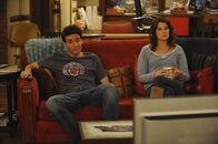 How I Met Your Mother – Rückblick in eine ganz besondere Zeit: Ted (Josh Radnor, l.) und Robin (Cobie Smulders, r.) ...