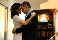 Atlanta Medical – Kann Randolph (Bruce Greenwood, r.) Lane (Melina Kanakaredes, l.) beistehen?