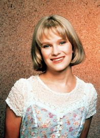 Die Nanny – Nicholle Tom als Maggie Sheffield.