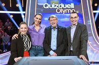 Quizduell - Olymp – Moderatorin Esther Sedlaczek (2.v.l.) mit dem Rateteam: Marie-Louise Finck (l.), Eckard Freise (2.v.r.) und Thorsten Zirkel (r.).