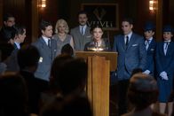 Velvet – (v.l.n.r.) Lucas (Daniel Guzmán); Patricia Márquez (Miriam Giovanelli); Sara (Juana Acosta); Alberto Márquez (Miguel Ángel Silvestre)
