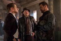 Gotham – (v.l.n.r.) James Gordon (Ben McKenzie); Harvey Bullock (Donal Logue); Eduardo Dorrance alias Bane (Shane West)