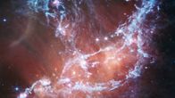 Spacetime – Das James-Webb-Teleskop hat diese spektrale Ansicht der Sternentstehungsregion NGC 346 im mittleren Infrarotlicht aufgenommen.