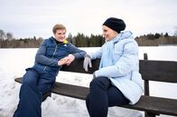 Sturm der Liebe – Annabelle (Jenny Löffler, r.) versucht Ragnar (Jeroen Engelsman, l.) von ihrer Idee zu überzeugen.