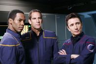 Star Trek: Enterprise – Überlegen wie sie T'Pol ind Trip aus den Fängen von Paxton befreien können: Mayweather (Anthony Montgomery, l.) Archer (Scott Bakula, M.) und Reed (Dominic Keating, r.) ...