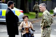 Silent Witness – (v.l.n.r.) DI Guyatt (Ash Tandon); Clarissa Mullery (Liz Carr); Major Mark Sealey (William Ash)