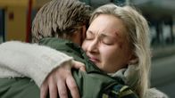 Kommissar Wisting – Mit dem Leben davongekommen: Line Wisting (Thea Green Lundberg) mit ihrem Partner Tommy (Mads Sjørgård Pettersen).