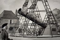 Unser Universum – Wilhelm Herschels 40-Fuß-Teleskop sollte zum globalen Symbol des wissenschaftlichen Fortschritts werden. Mit ihm beginnt eine neue Ära astronomischer Forschung.