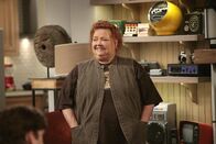 Two and a Half Men – Ist immer für einen Spaß bereit: Berta (Conchata Ferrell) ...