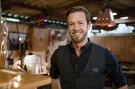 Die Scheune – Hobby-Handwerker Arndt Reisenbichler moderiert die Repair-Café Sendung aus dem historischen Tabakschuppen in Herxheim-Hayna in der Südpfalz.