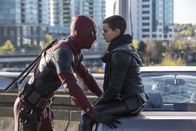 Deadpool – Für Deadpool (Ryan Reynolds, l.) einerseits hilfreich, andererseits nervig: X-Men Superheldin Negasonic Teenage Warhead (Brianna Hildebrand, r.) hat nicht nur Superkräfte, sondern auch eine gehörige Portion Pubertät in sich.