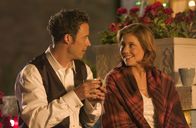 Oh du Fröhliche... Rentier Buddy rettet Weihnachten – L-R: Nick Snowden (Thomas Cavanagh) und Sandy Brooks (Ashley Williams)