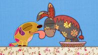 Unser Sandmännchen – Auf meiner Schmusedecke gibt es ein Problem: der Esel steht im Körbchen vom Hund und rührt sich nicht vom Fleck!